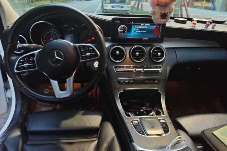 Used Mercedes-Benz C-Class 2019 C 180 L Fashion Edition Sport Version Center Console