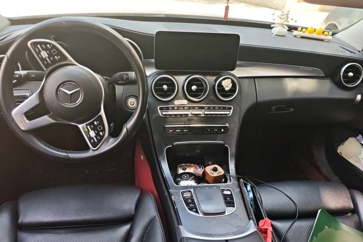 Used Mercedes-Benz C-Class 2019 C 260 Sport Edition 4MATIC Center Console