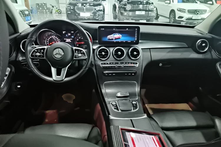 Used Mercedes-Benz C-Class 2019 C 180 L Fashion Edition Sport Version Center Console