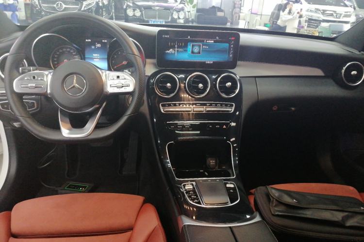 Used Mercedes-Benz C-Class 2019 C 260 Sport Edition Center Console