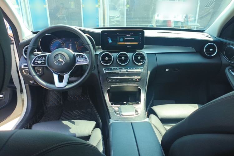 Used Mercedes-Benz C-Class 2019 C 180 L Fashion Edition Sport Version Center Console