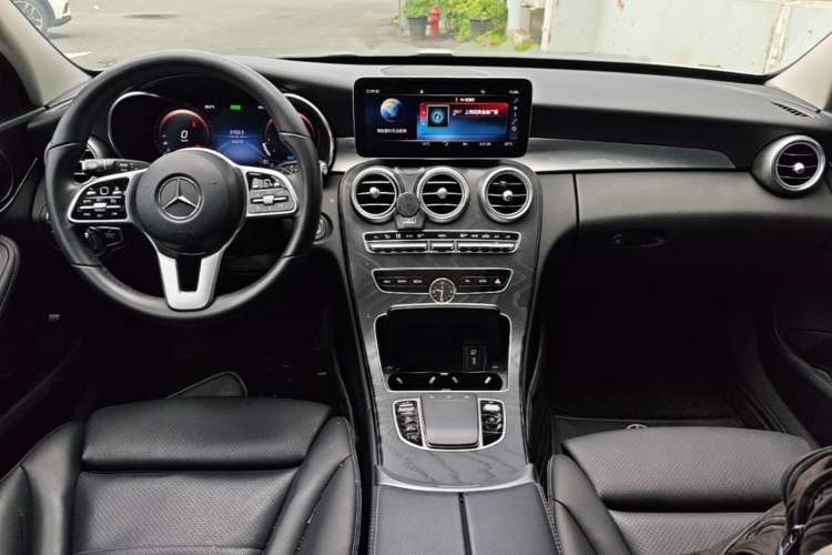 Used Mercedes-Benz C-Class 2019 C 260 Estate Center Console