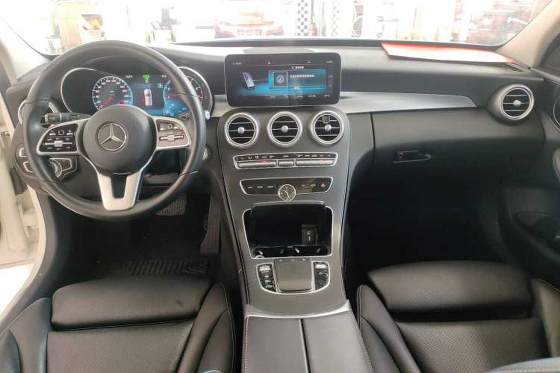 Used Mercedes-Benz C-Class 2019 C 260 Estate Center Console