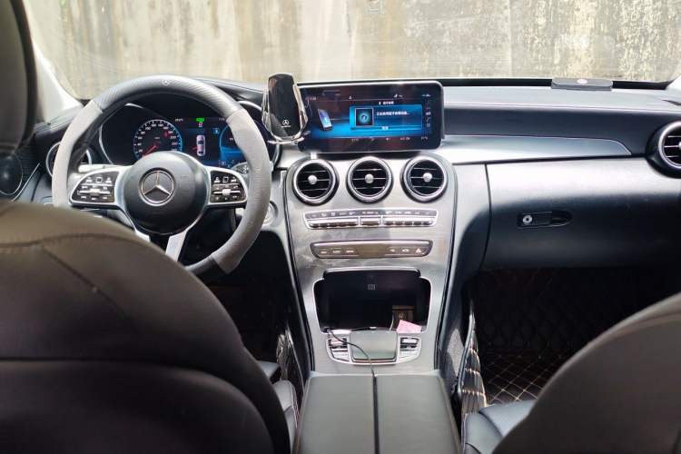 Used Mercedes-Benz C-Class 2019 Restyled C 260 L Sport Edition Center Console