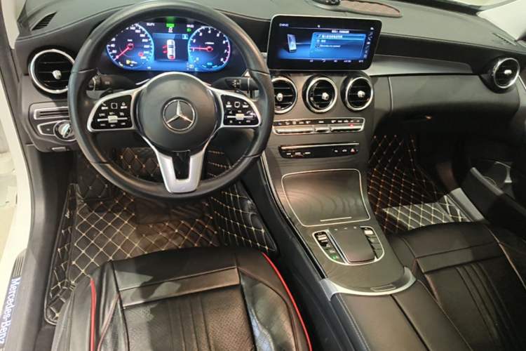 Used Mercedes-Benz C-Class 2019 Updated C 260 L Center Console