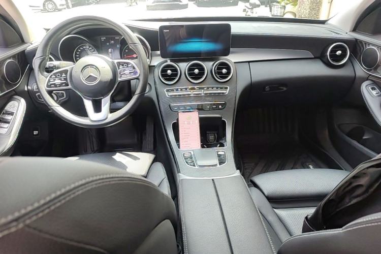 Used Mercedes-Benz C-Class 2019 C 180 L Fashion Edition Sport Version Center Console