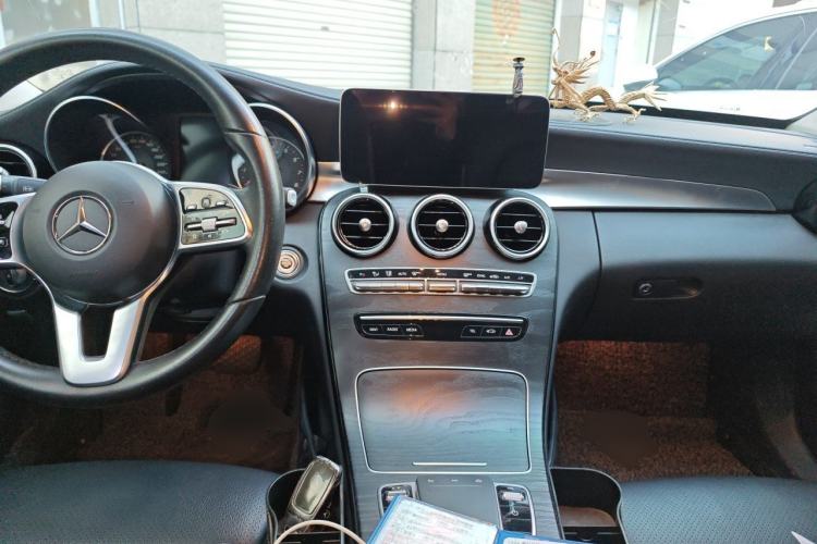 Used Mercedes-Benz C-Class 2019 C 180 L Fashion Edition Sport Version Center Console