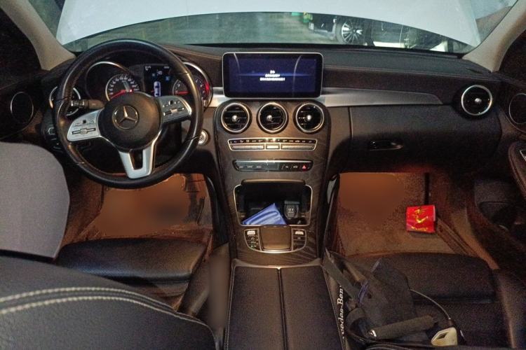 Used Mercedes-Benz C-Class 2019 C 180 L Fashion Edition Sport Version Center Console