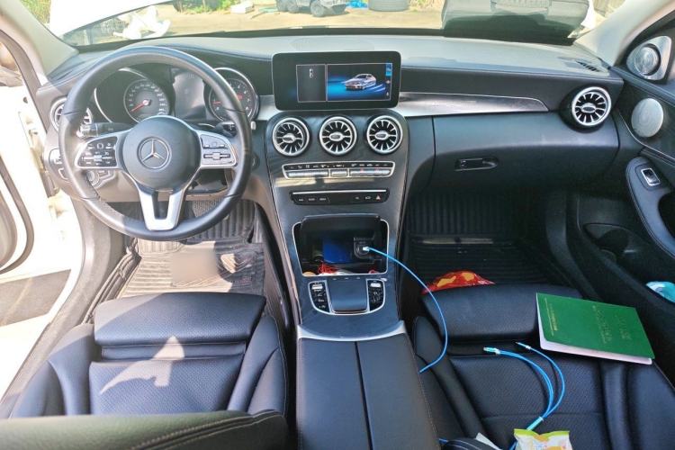Used Mercedes-Benz C-Class 2019 C 180 L Fashion Edition Sport Version Center Console