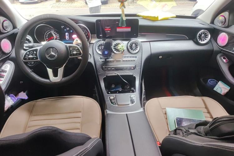 Used Mercedes-Benz C-Class 2019 C 180 L Fashion Edition Sport Version Center Console