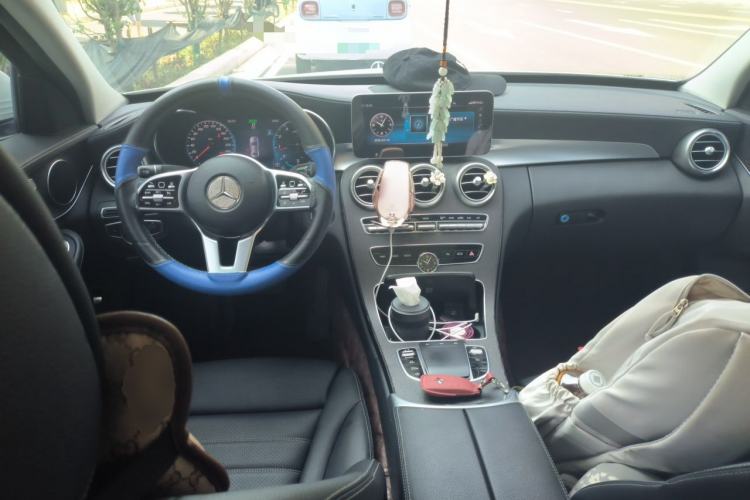 Used Mercedes-Benz C-Class 2019 Updated C 260 L Center Console