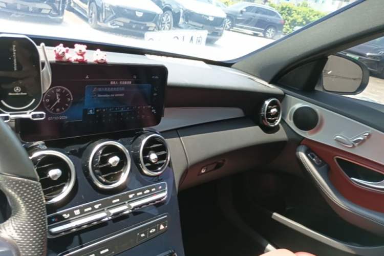 Used Mercedes-Benz C-Class 2019 C 260 Sport Edition Center Console