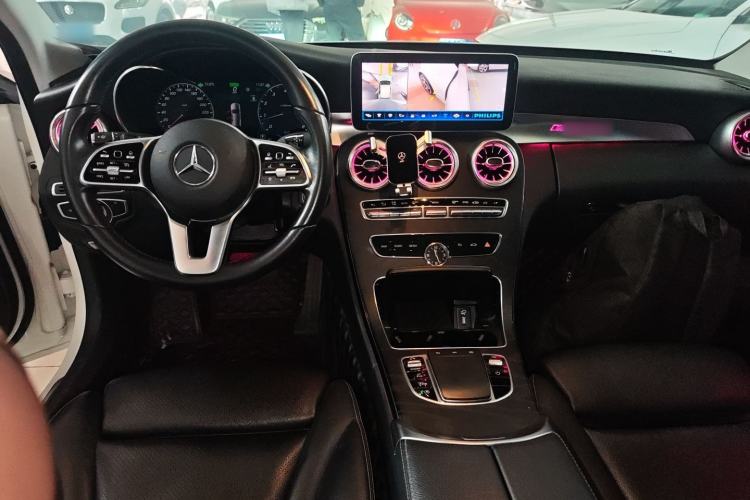 Used Mercedes-Benz C-Class 2019 C 260 Estate Center Console