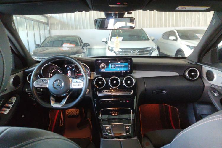 Used Mercedes-Benz C-Class 2019 C 260 Sport Edition 4MATIC Center Console