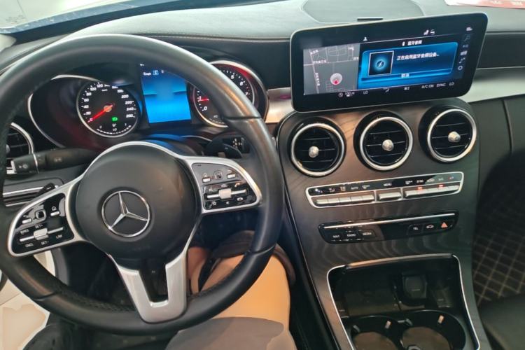 Used Mercedes-Benz C-Class 2019 C 180 L Fashion Edition Sport Version Center Console