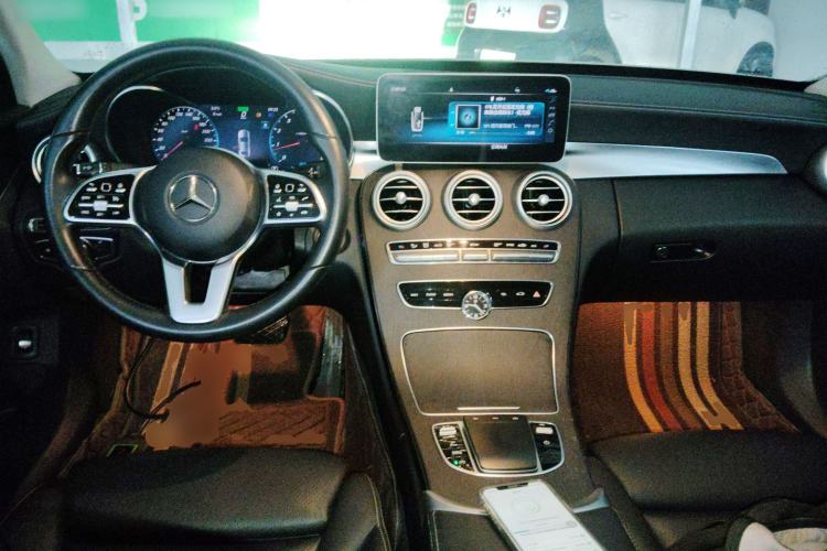 Used Mercedes-Benz C-Class 2019 C 260 L Center Console