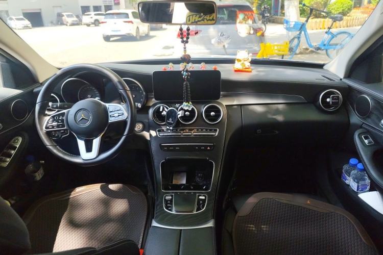 Used Mercedes-Benz C-Class 2019 C 180 L Fashion Edition Sport Version Center Console