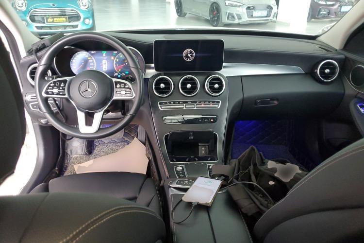 Used Mercedes-Benz C-Class 2019 C 260 L 4MATIC Sport Edition Center Console