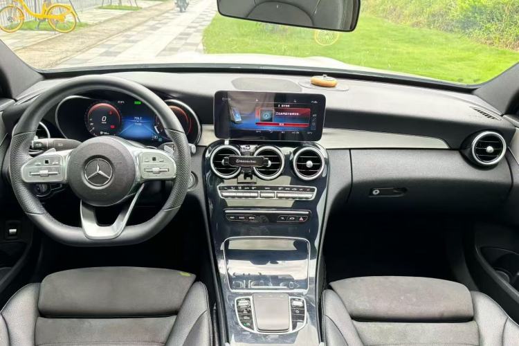 Used Mercedes-Benz C-Class 2019 C 260 Sport Edition Center Console