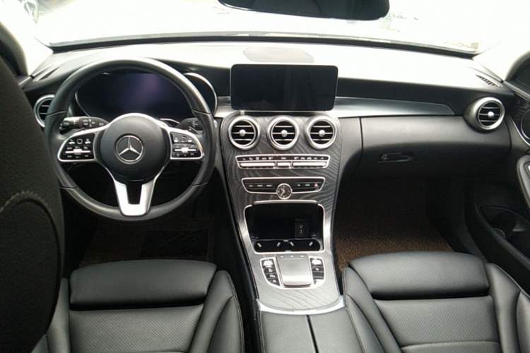 Used Mercedes-Benz C-Class 2019 C 260 Estate Center Console