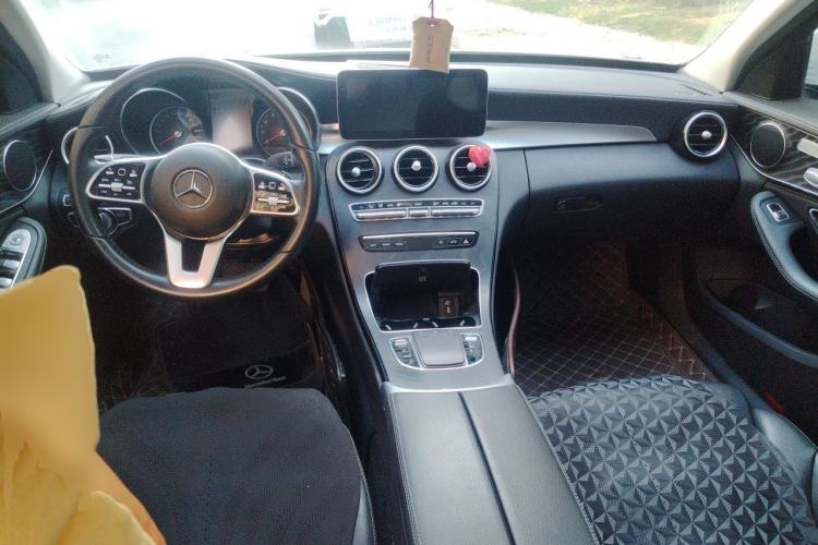Used Mercedes-Benz C-Class 2019 C 260 L Sport Edition Center Console