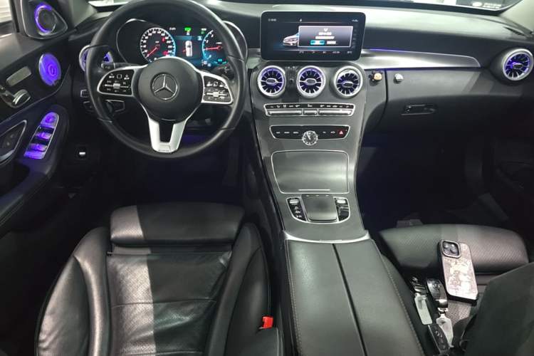 Used Mercedes-Benz C-Class 2019 C 260 Estate Center Console