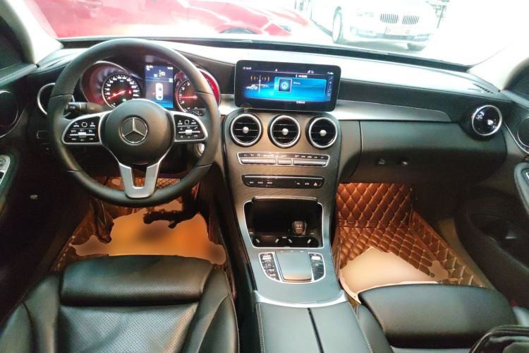Used Mercedes-Benz C-Class 2019 C 180 L Fashion Edition Sport Version Center Console
