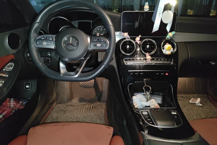 Used Mercedes-Benz C-Class 2019 C 260 Sport Edition Center Console