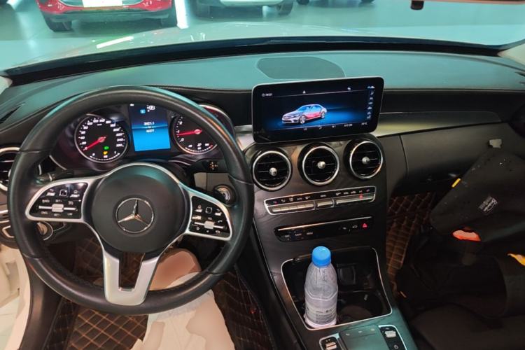 Used Mercedes-Benz C-Class 2019 C 180 L Fashion Edition Sport Version Center Console