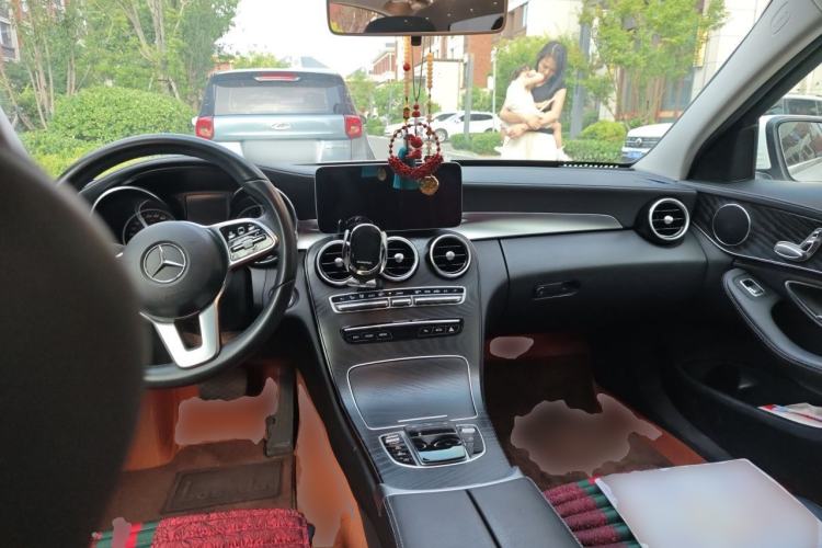 Used Mercedes-Benz C-Class 2019 C 180 L Fashion Edition Sport Version Center Console