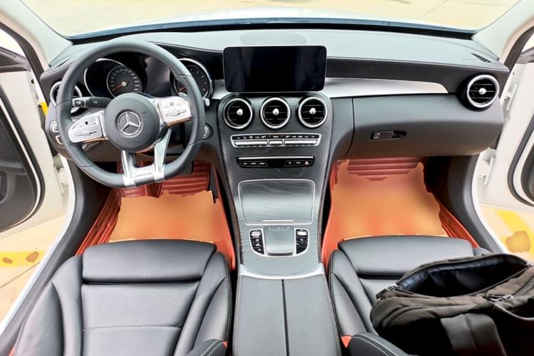 Used Mercedes-Benz C-Class 2019 C 180 L Fashion Edition Sport Version Center Console