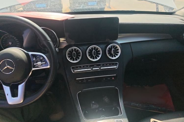 Used Mercedes-Benz C-Class 2019 C 180 L Fashion Edition Sport Version Center Console