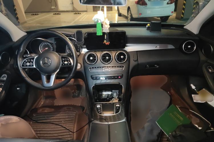 Used Mercedes-Benz C-Class 2019 C 180 L Fashion Edition Sport Version Center Console