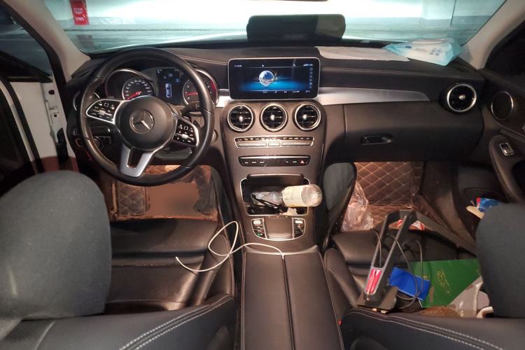 Used Mercedes-Benz C-Class 2019 C 180 L Fashion Edition Sport Version Center Console