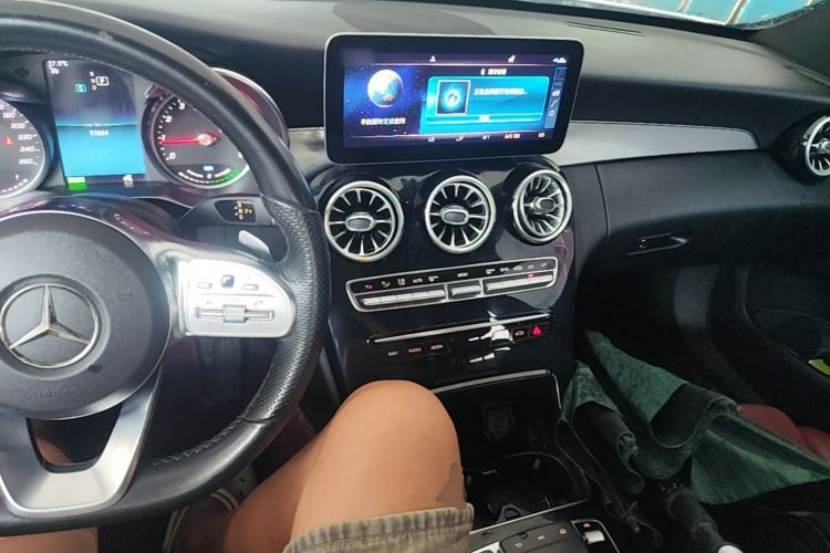 Used Mercedes-Benz C-Class 2019 C 260 Sport Edition Center Console