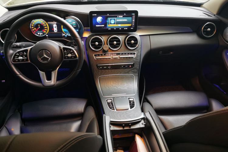 Used Mercedes-Benz C-Class 2019 Restyled C 260 L Sport Edition Center Console