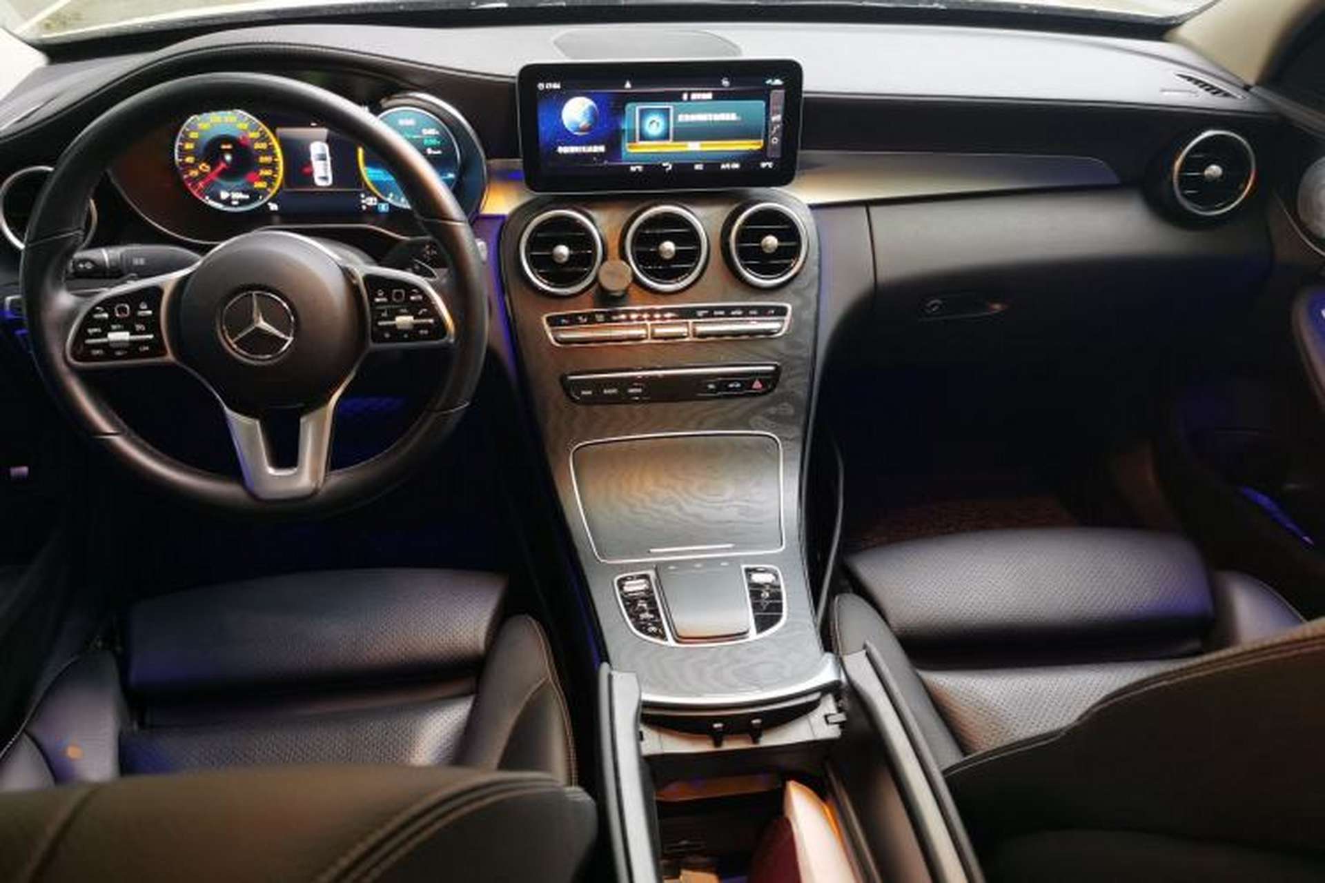 Used Mercedes-Benz C-Class 2019 Restyled C 260 L Sport Edition Center Console