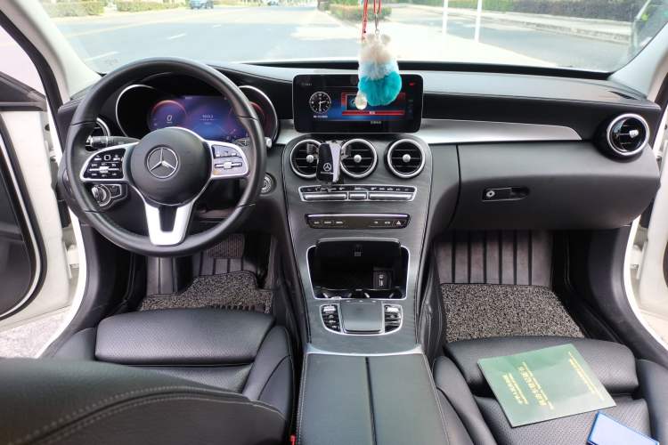 Used Mercedes-Benz C-Class 2019 C 260 L 4MATIC Sport Edition Center Console