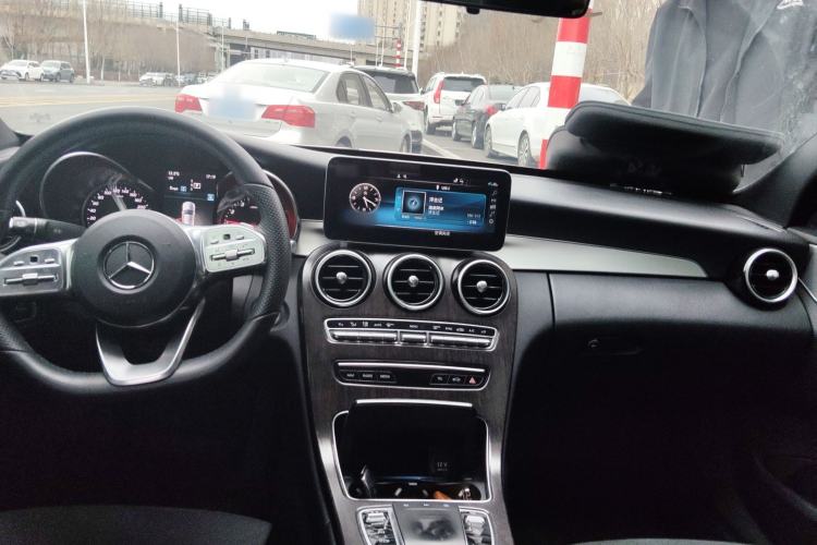 Used Mercedes-Benz C-Class 2019 C 260 Sport Edition Center Console
