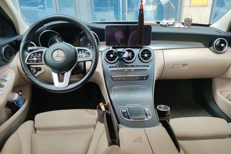 Used Mercedes-Benz C-Class 2019 C 260 Sport Edition Center Console