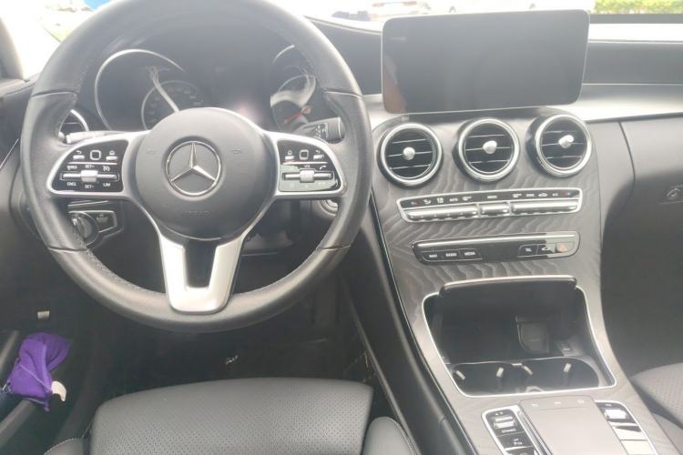 Used Mercedes-Benz C-Class 2019 C 180 L Fashion Edition Sport Version Center Console