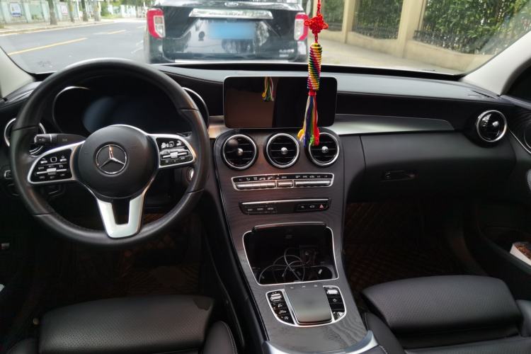 Used Mercedes-Benz C-Class 2019 Restyled C 260 L Sport Edition Center Console