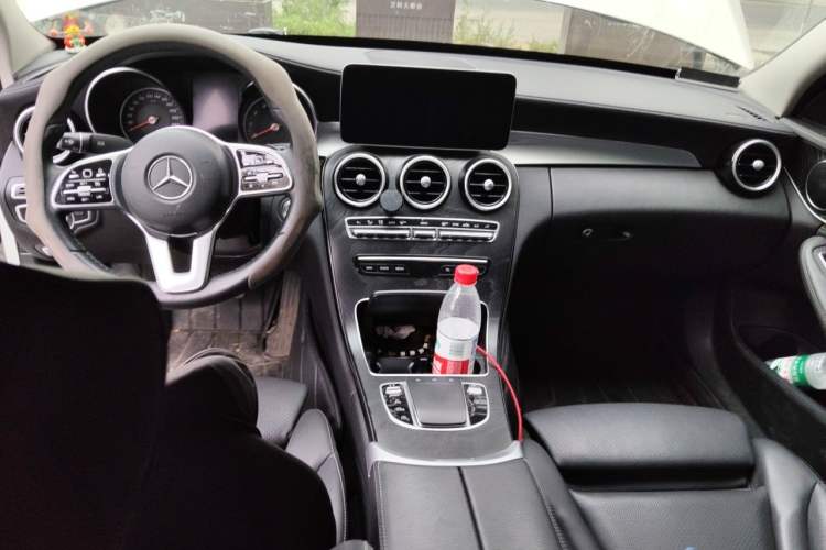 Used Mercedes-Benz C-Class 2019 C 180 L Fashion Edition Sport Version Center Console