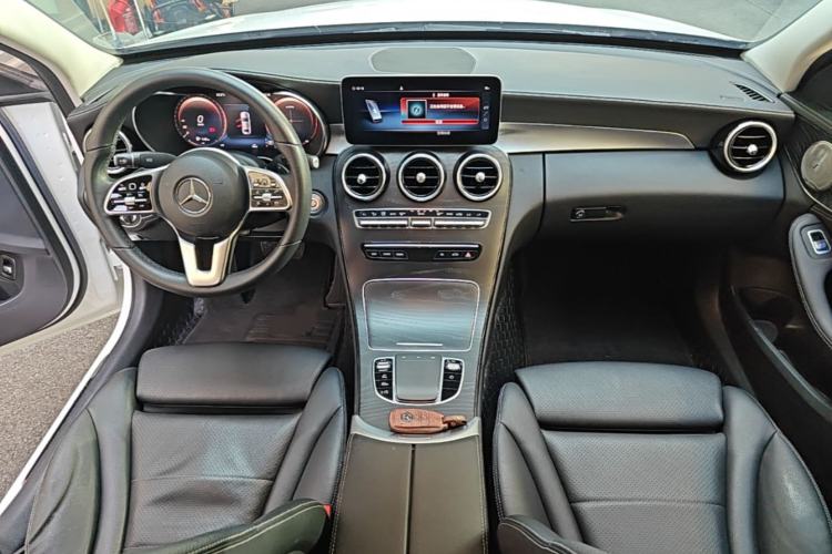 Used Mercedes-Benz C-Class 2019 C 180 L Fashion Edition Sport Version Center Console