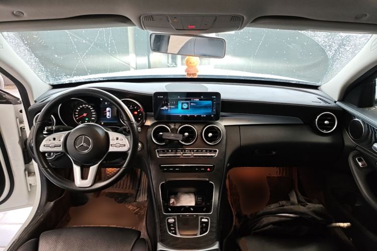 Used Mercedes-Benz C-Class 2019 C 180 L Fashion Edition Sport Version Center Console