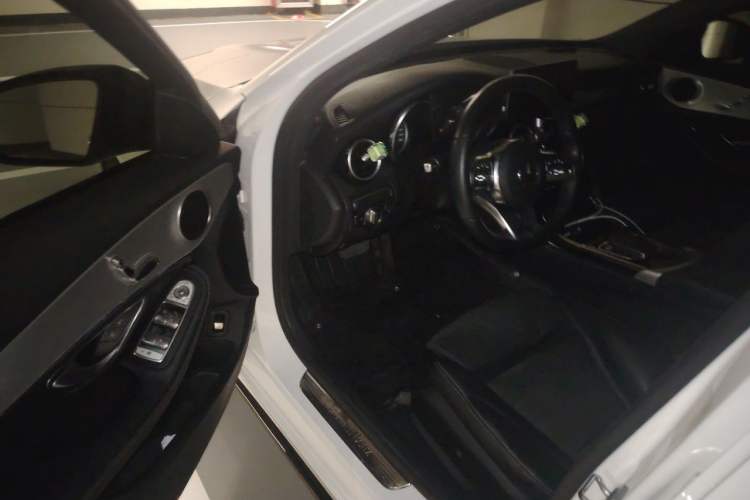 Used Mercedes-Benz C-Class 2019 C 260 Sport Edition Driver Seat