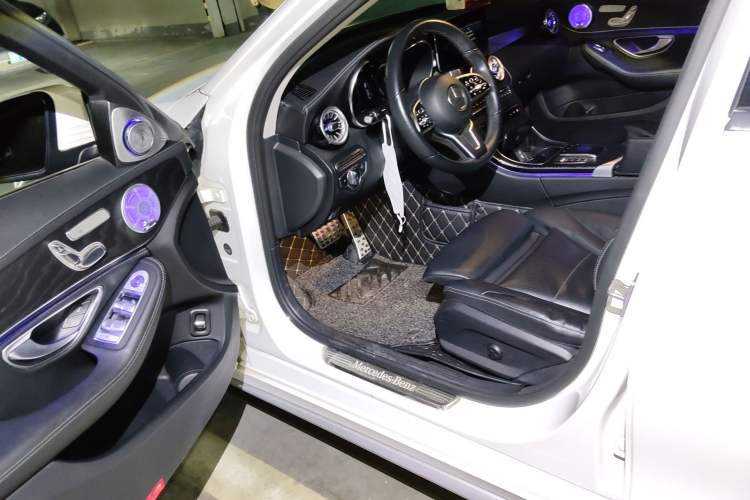 Used Mercedes-Benz C-Class 2019 C 260 L 4MATIC Sport Edition Driver Seat