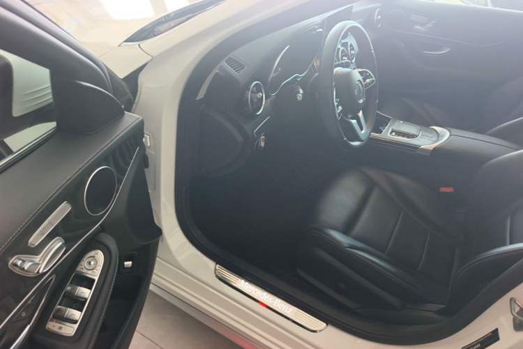 Used Mercedes-Benz C-Class 2019 Restyled C 260 L Sport Edition Driver Seat