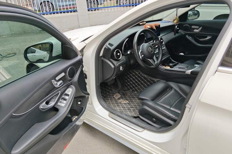 Used Mercedes-Benz C-Class 2019 Restyled C 260 L Sport Edition Driver Seat