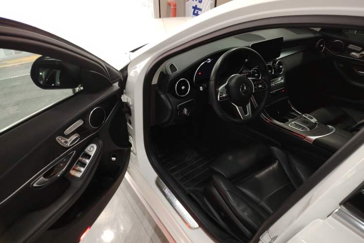 Used Mercedes-Benz C-Class 2019 Restyled C 260 L Sport Edition Driver Seat